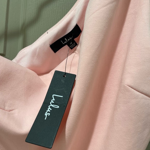 Lulu’s pink One shoulder dress NWT Medium it’s a light pink good material. - Picture 6 of 10